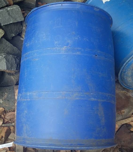 Hình 03: Phuy nhựa dùng làm phao