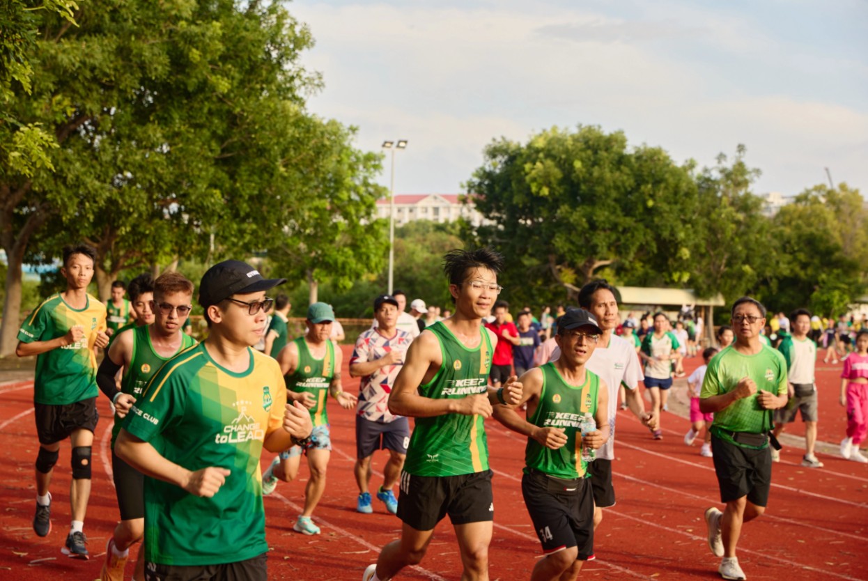 Hoạt động chạy bộ trong Ngày truyền thống GREENFEED được đông đảo nhân viên hưởng ứng