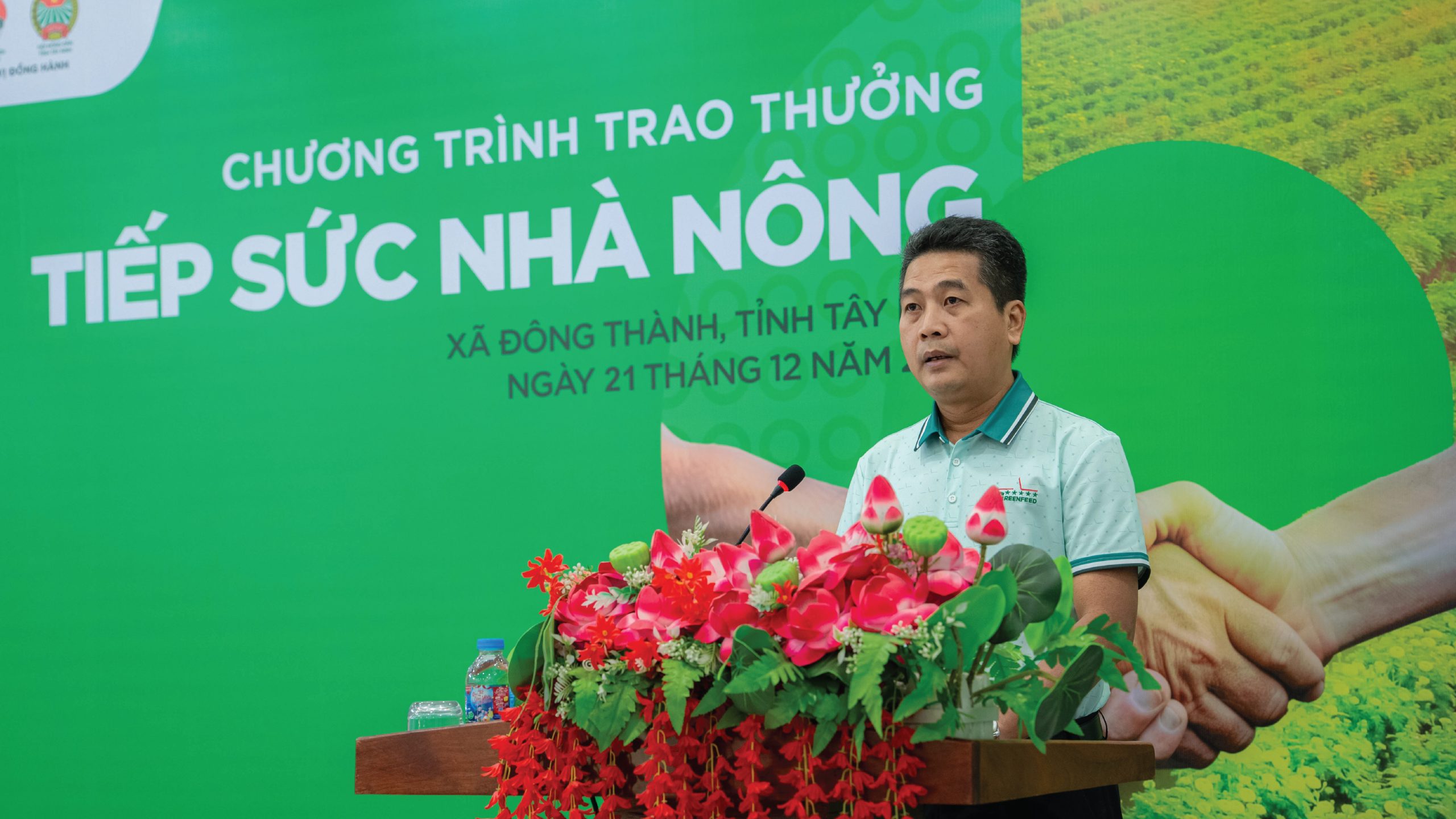TRAO HỌC BỔNG, CÙNG CON EM NHÀ NÔNG VỮNG BƯỚC ĐẾN TRƯỜNG