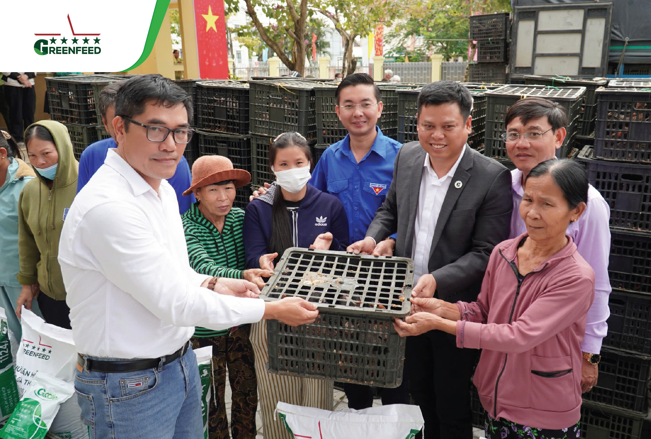 GREENFEED TRAO GÀ GIỐNG, TIẾP SỨC BÀ CON KHÔI PHỤC SINH KẾ SAU THIÊN TAI TẠI HUẾ VÀ ĐÀ NẴNG